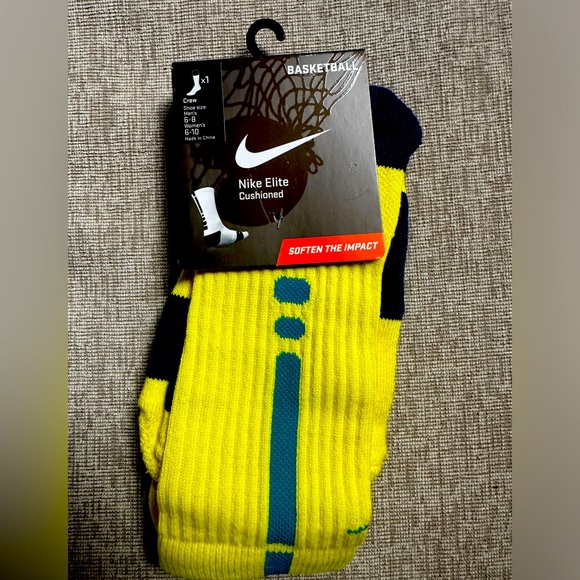 Nike Elite Crew Basketball Socks DRI-FIT Small yellow SX7622-013 New With Tags - Picture 1 of 5